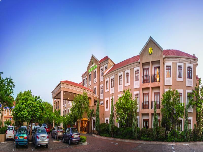 Peermont Mondior Hotel Gaborone Eksteriør billede
